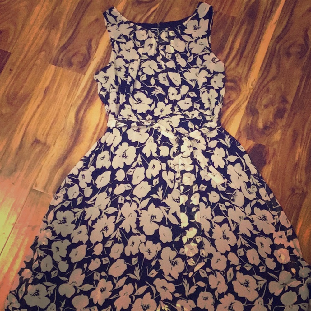 Dress Navy & White